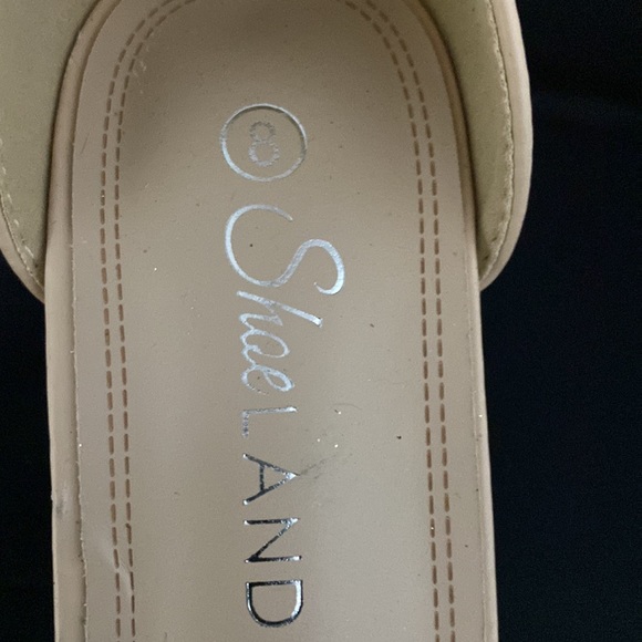 Beige three inch heels size 8 - Picture 4 of 4